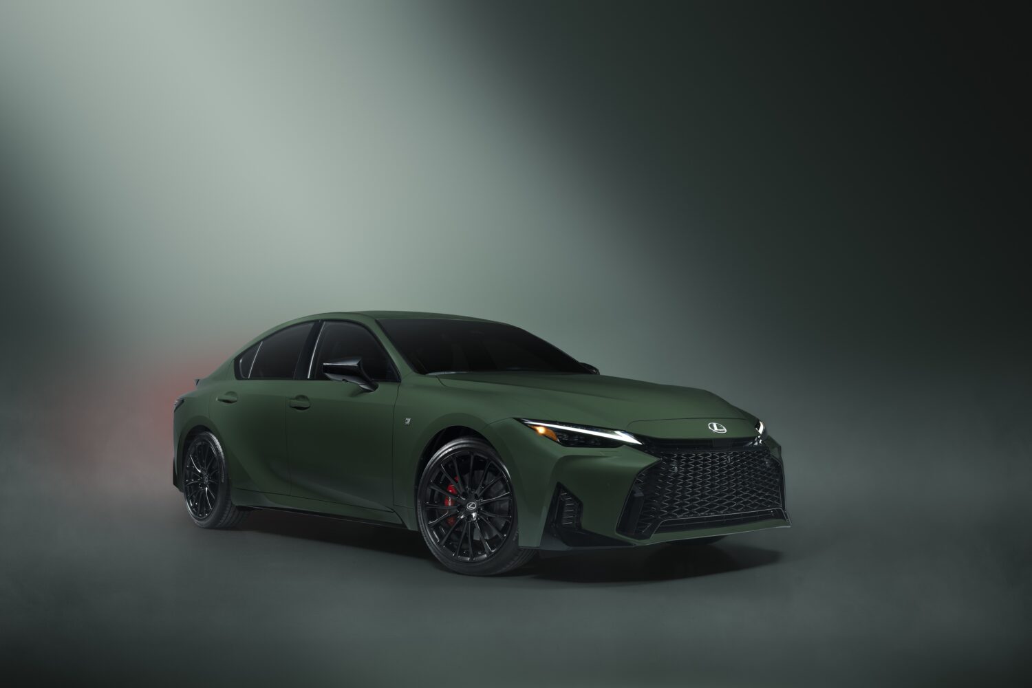Lexus IS 2027 estrena edición Envious limitada a 350 unidades, fotografía oficial