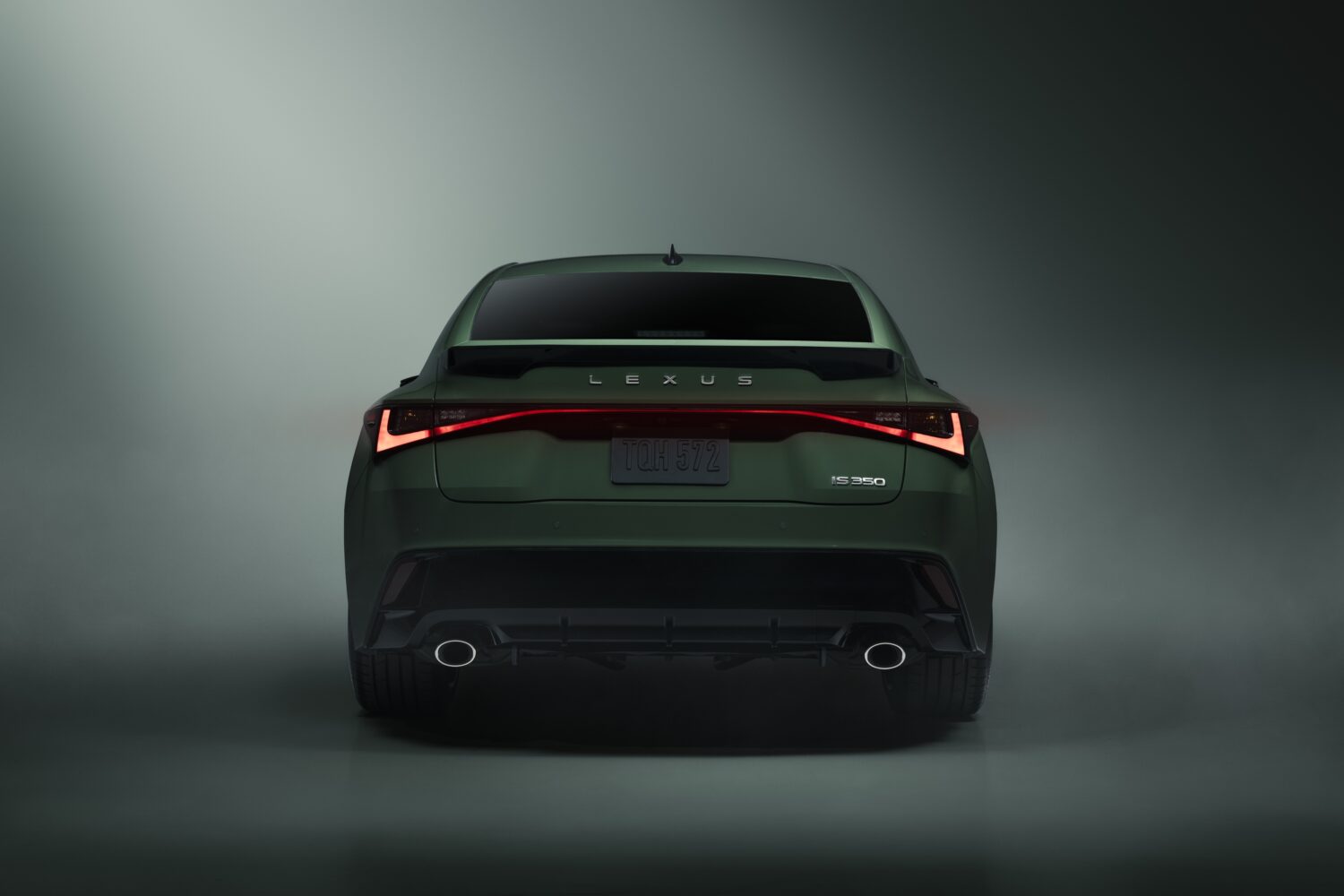 Lexus IS 2027 estrena edición Envious limitada a 350 unidades fotografía oficial 3