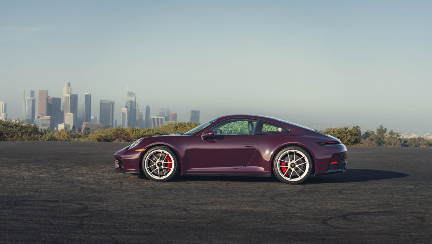 Porsche 911 Carrera S 2027 con transmisión manual, fotografía oficial Porsche