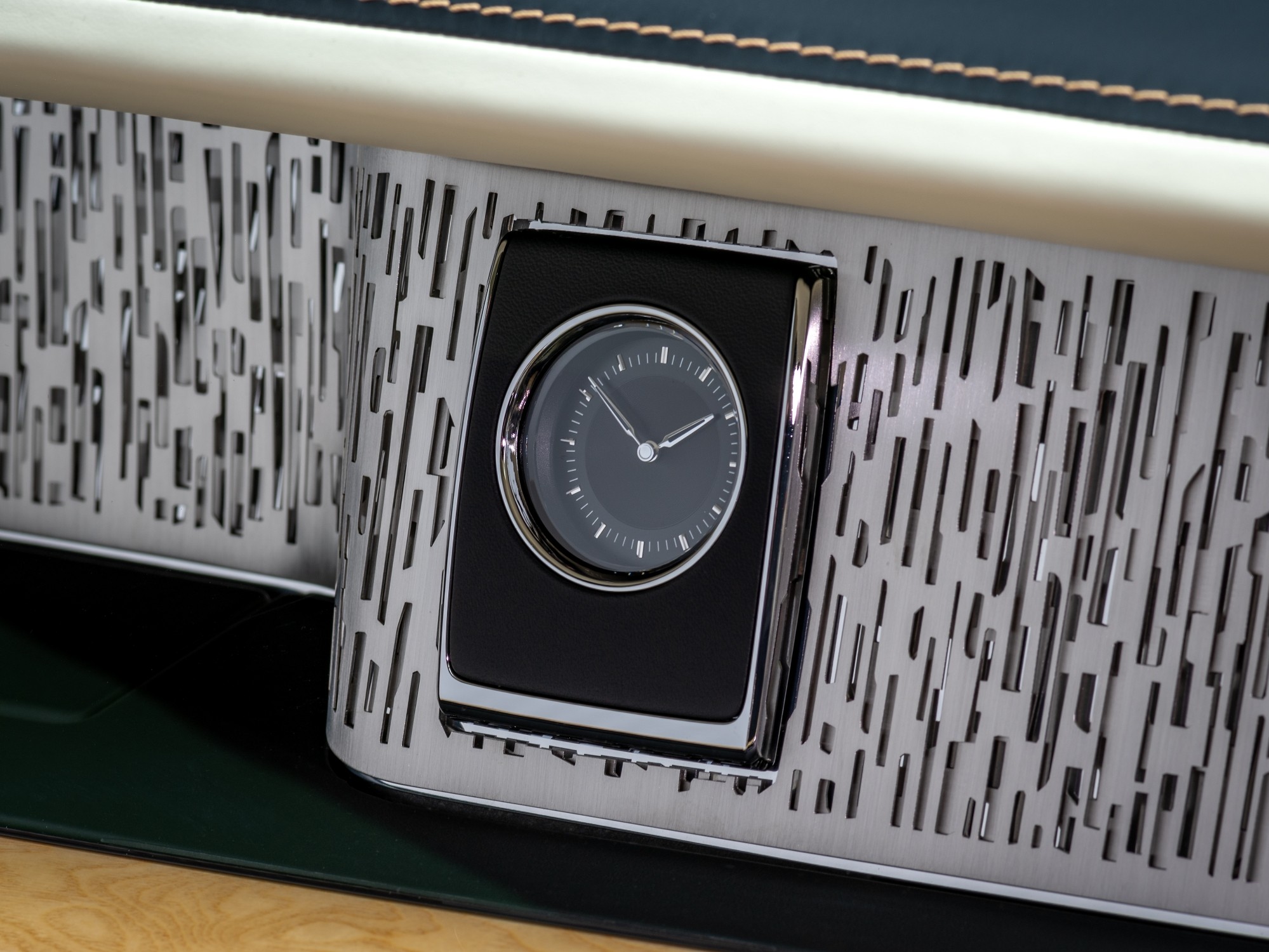 Detalle artesanal del interior del Phantom Hummingbird